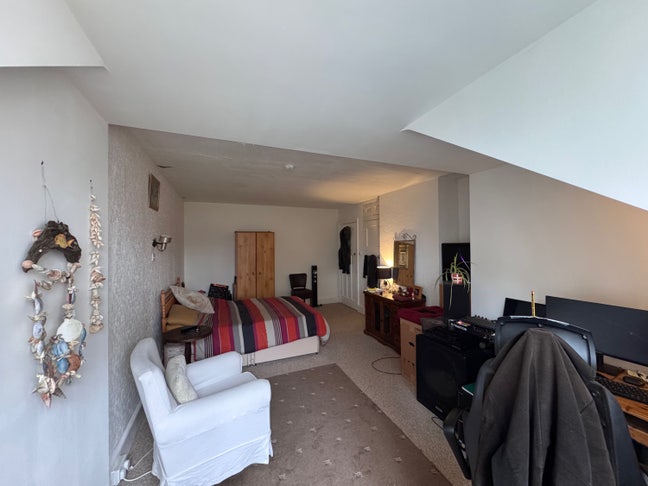 Very Large Double Bedroom  Main Photo
