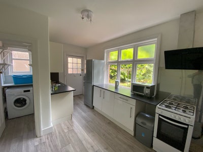 Very Large Double Bedroom  Main Photo