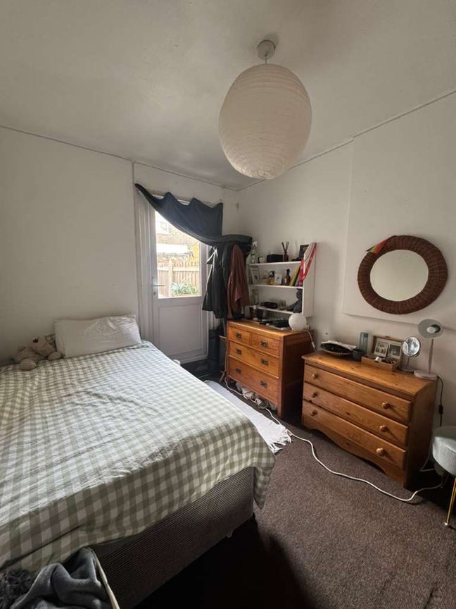 Cozy Double Bed near North Greenwich 🌳✨ Main Photo