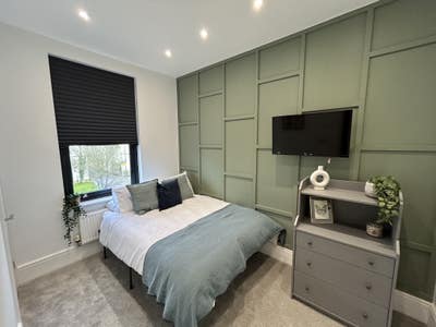 Double En-Suite Available in Upton -Bills Inc Main Photo