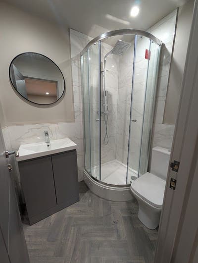 🏡 All-inclusive, fully furnished En-suite Main Photo