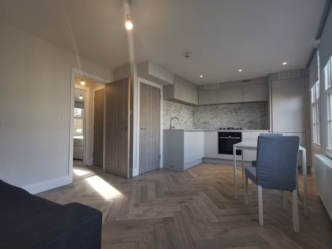 Beautiful One Bedroom Flat 55 High Road NW10 2SU Main Photo