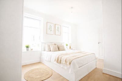 ✨ Modern En-Suite in Spacious 5-Bed Flat Main Photo