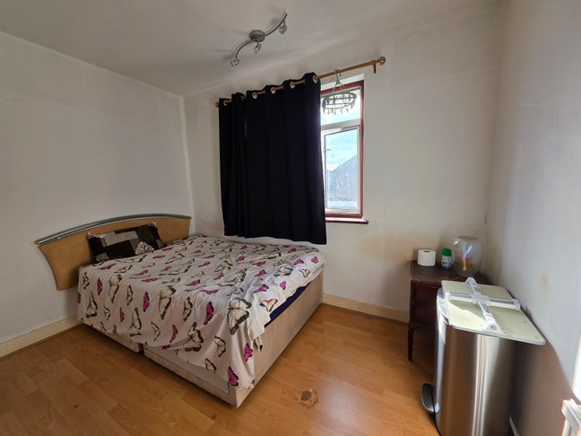    Furnished rooms  in  Perivale UB6 7NR Main Photo