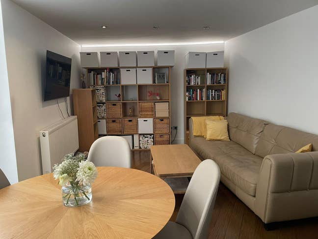 2 bedrooms for 4 months with potential to extend Main Photo