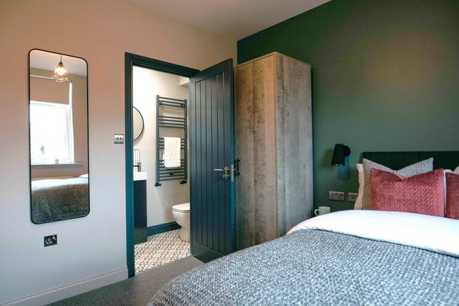 High-spec en-suites, gorgeous SN1 house 😍 Main Photo