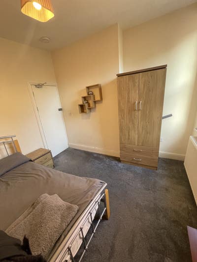 Double Bedroom Available Now Main Photo