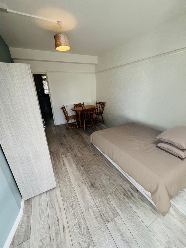 Lovely Room in Camberwell – Bills Included – 1 Apr Main Photo