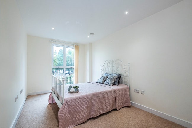 Bright Double Room in Wembley- 5 mins from Station Main Photo