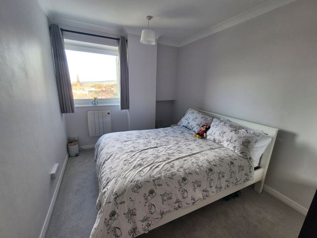 Spare room in a 2 bed flat  Main Photo