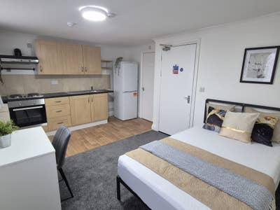 🏠🏠 Cheap studios w full kitchens 🏠🏠 Main Photo