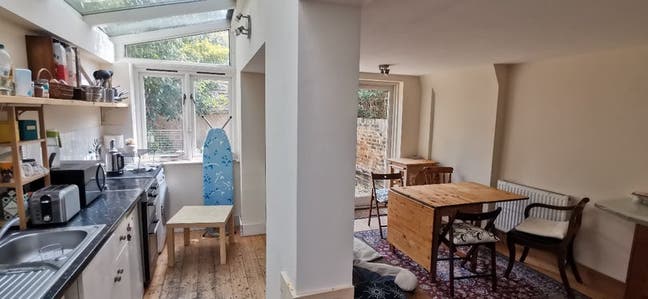 Spacious double  bedroom in Kensal Green Main Photo