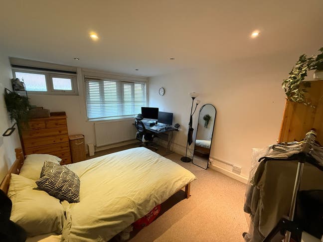 Large Dble room in Friendly Profs House share NW5 Main Photo