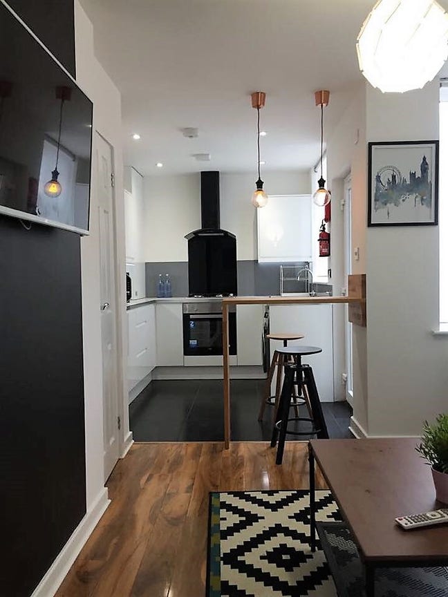 🧡 Great Small Home Share - Perfect for a Couple Main Photo