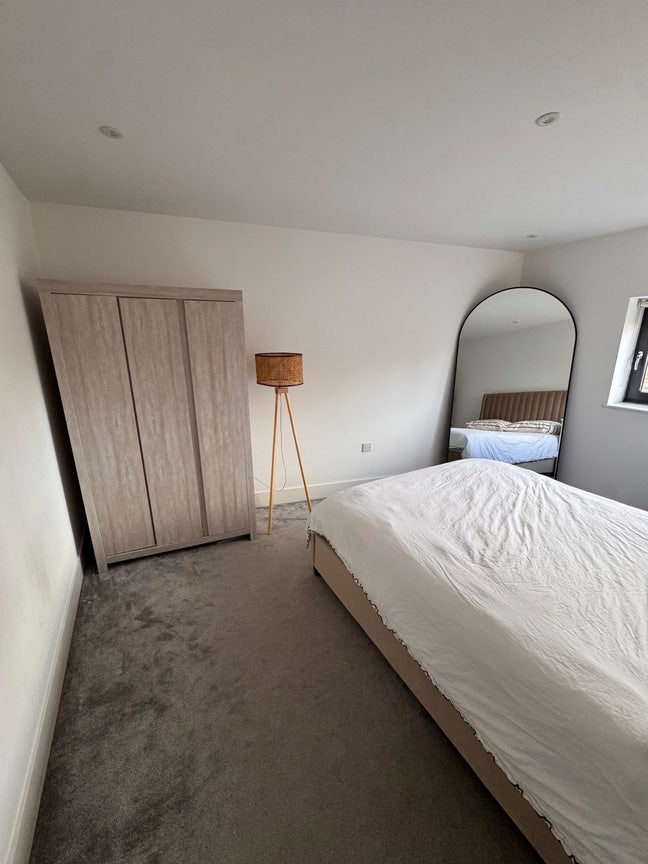 Double Room w/ Private Bathroom on Broadway Market Main Photo