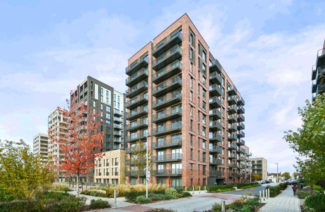 Luxury 2-Bed Penthouse - Cedrus Avenue Main Photo