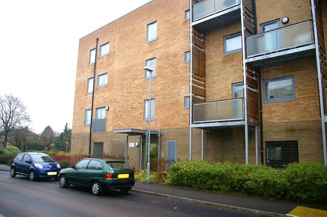 Modern 2 Bed / 2 Bath Flat, Rustat Avenue (5BH) Main Photo
