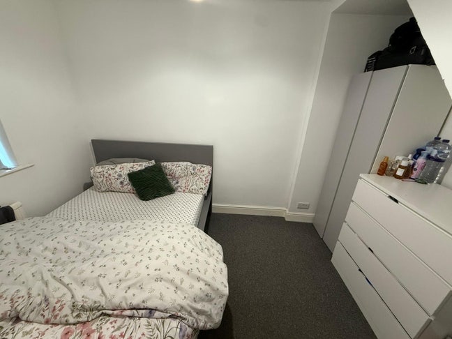 Indian house share available in sutton in ashfield Main Photo