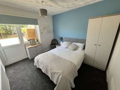 Double Bedroom in Stylish House Share 🏠 Main Photo