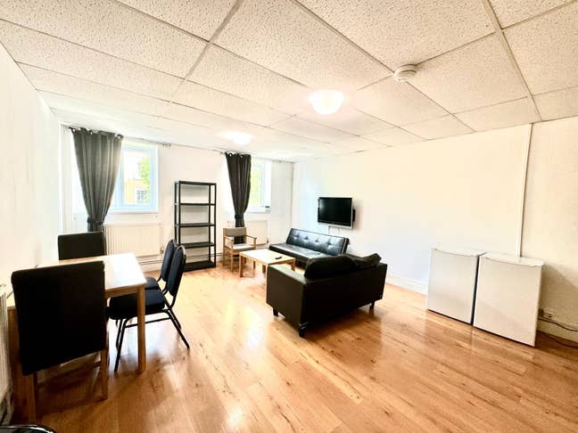 2 bed in Kember Street, Islington, London, N1 Main Photo