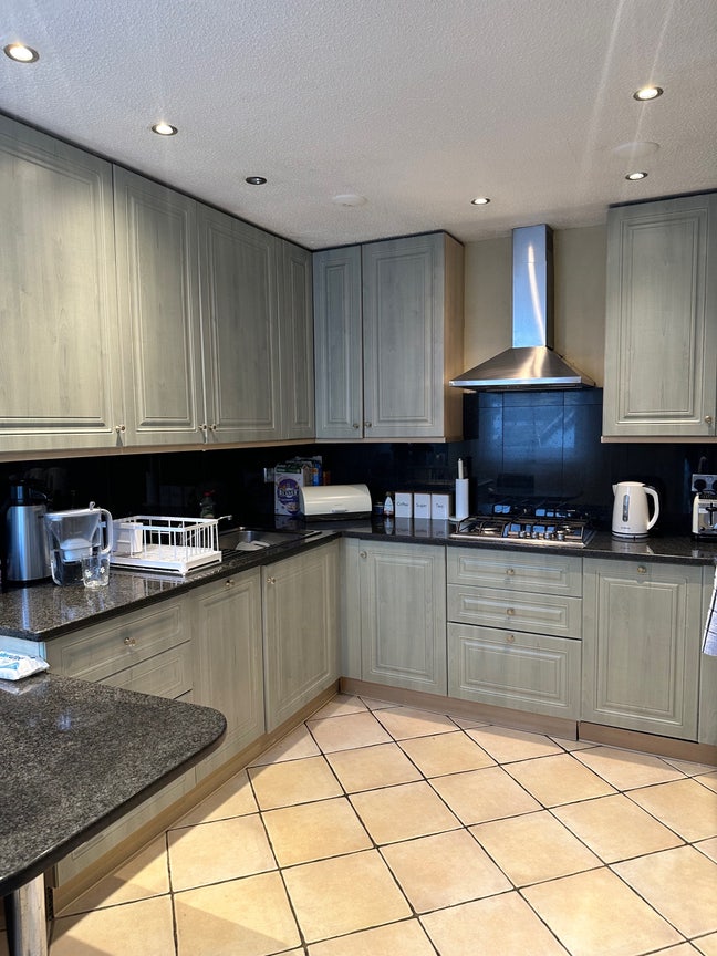 A Double en-suite room in a very nice flat Main Photo