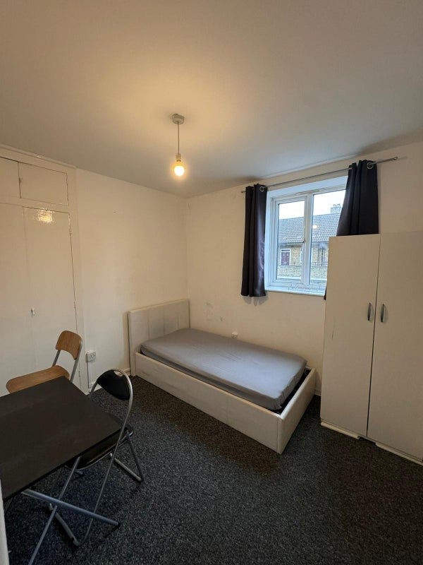 All Bills Included-Close to DLR/UndergroundStation Main Photo