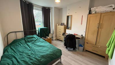 Large Double Room, close to Turnpike Lane Station Main Photo
