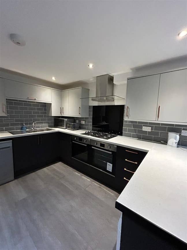 9 Irving Road  Main Photo