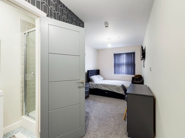 10 Bed 10 Ensuite student flat! Main Photo