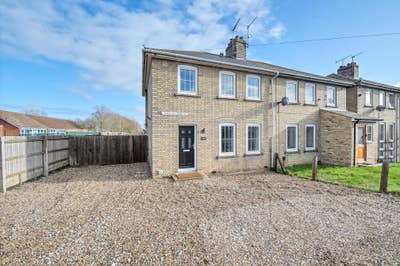 Spacious 3-Bedroom House on Exning Road (326ER) Main Photo