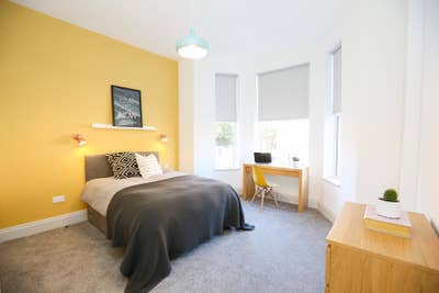 (c)Large Hotel Style En-Suite Room Garden, Parking Main Photo