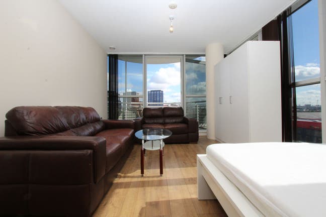 High-Demand Ensuite in Canary Wharf  Main Photo