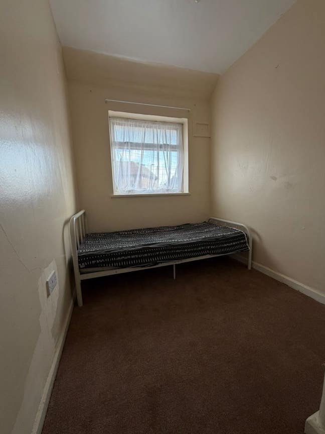 🏡Double Furnished Room–Bills Included–&pound;500(RM8) Main Photo