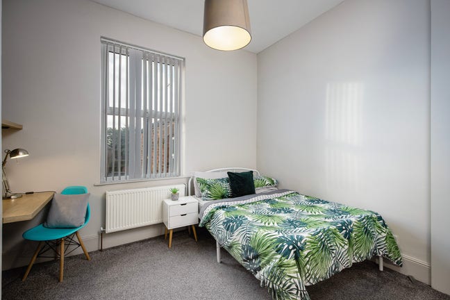 🟡  2 x Lovely Doubles Close to Station Main Photo