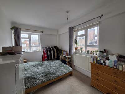 Room for Rent – 10 min walk from Queensway Main Photo