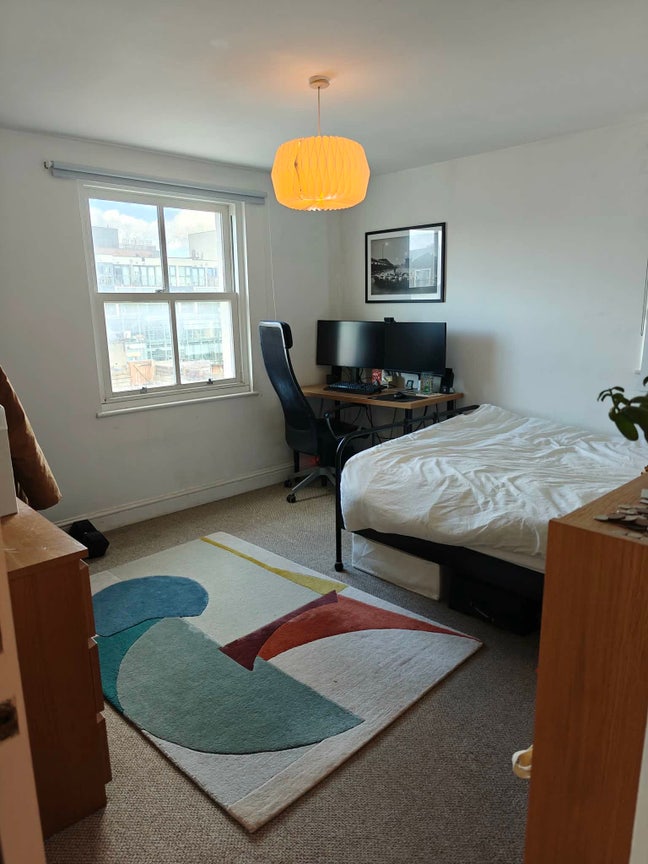 Double room available on Deptford High Street Main Photo