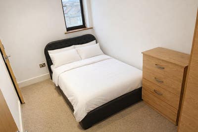 💫Cute Single room in Forest Green Main Photo