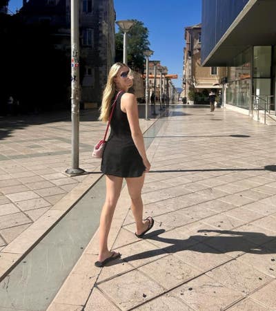 Female professional looking for flat :)  Main Photo