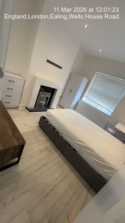 Modern House in West London Available Now! Main Photo