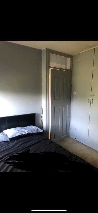 Double bedroom for flat share  Main Photo