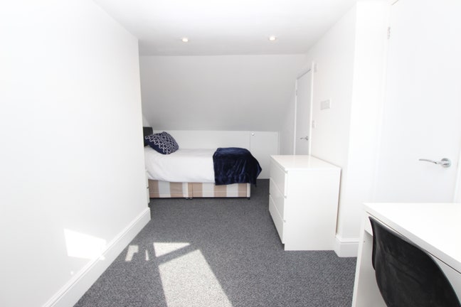 Ensuite Double Room Available at Catherine Street Main Photo