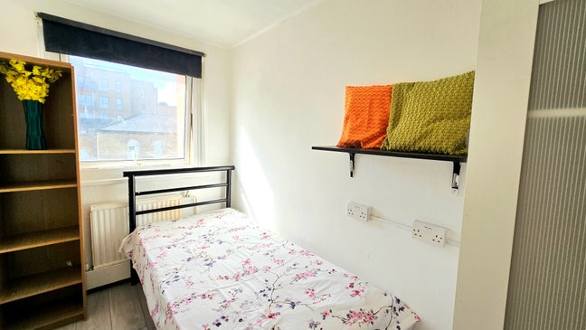  Single Room Mile End-close to QMU Main Photo