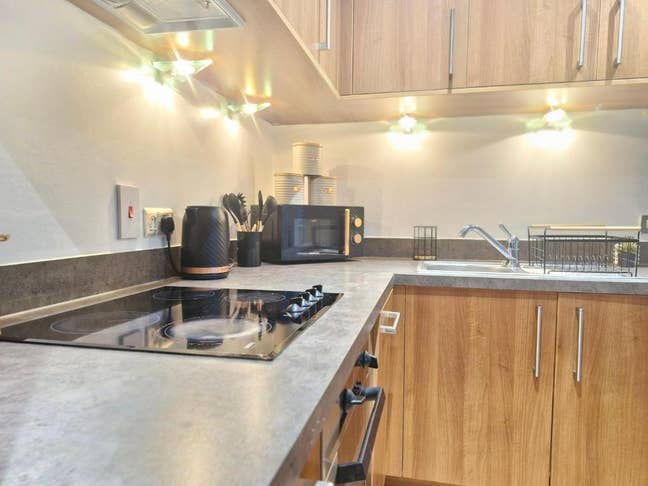 Entire Place City Centre Apartment Free Parking! Main Photo