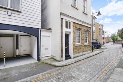 Self-contained Studio Suite in Canary Wharf, E14 Main Photo