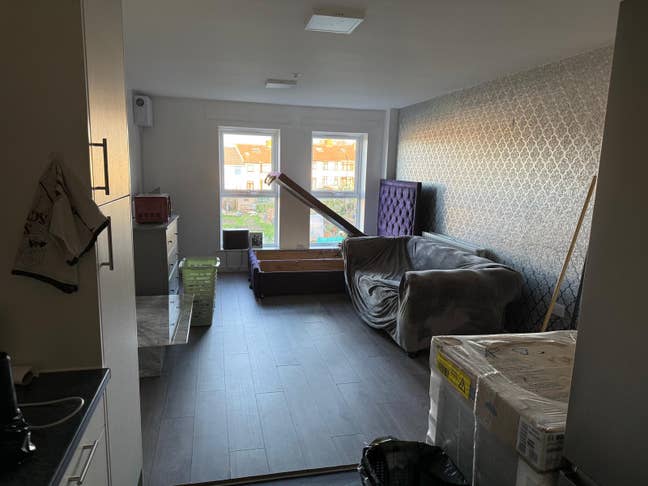 Studio Style Double Room (Bills Included) Main Photo