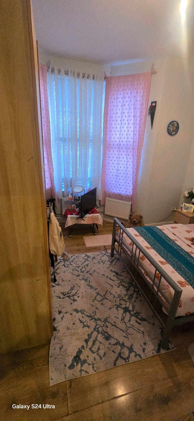 Room aviable to rent from 1 april Main Photo