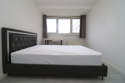 2 Stunning Rooms - Stratford _ Elisabeth Line  Main Photo