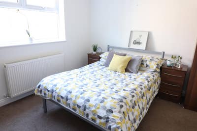 Don't Miss Out! En Suite in Great Houseshare!  Main Photo