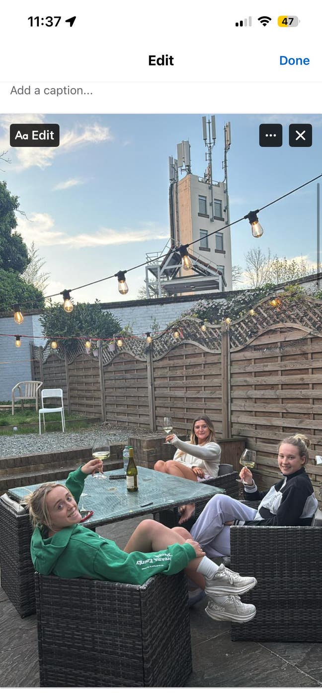 Double Room in All Girls Clapham Junction House 💓 Main Photo