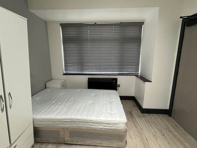 DSS-Double Room Available in Ashford TW16 Main Photo